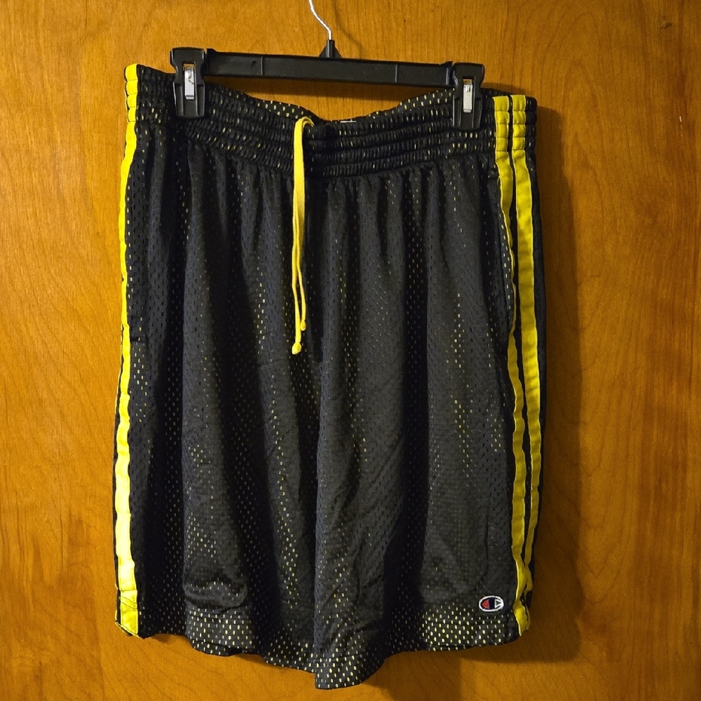 Champion Black and Yellow Men's Shorts Size Large: C